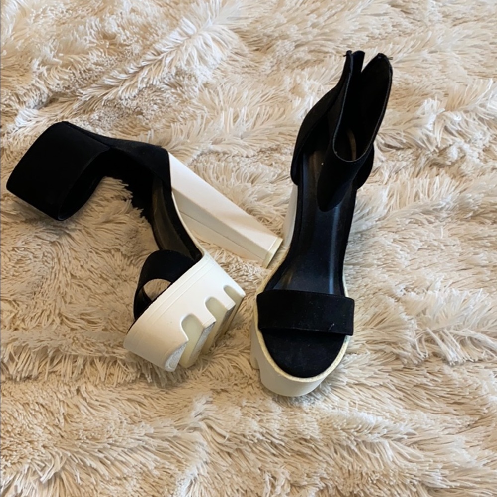 Size 8 heel worn once